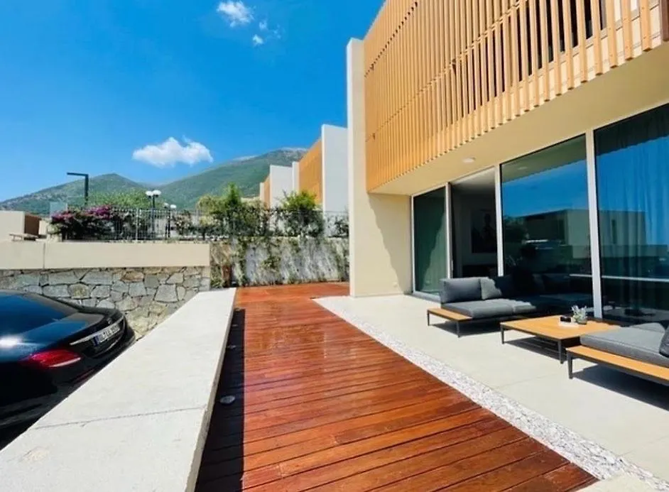 Whisky Green Coast Hotel & Apartments Palasë