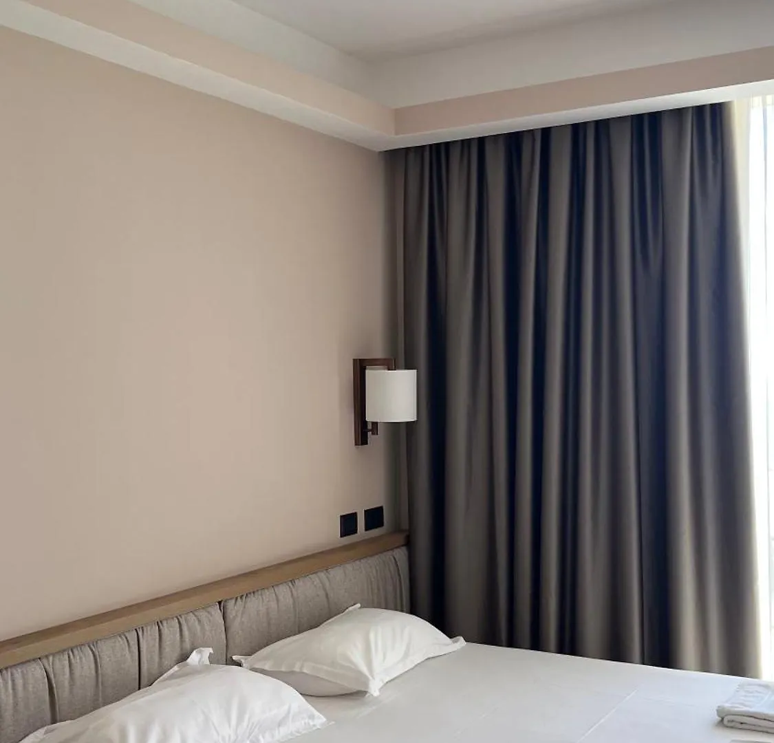Semesteranläggning (resort) Whisky Green Coast Hotel & Apartments Palasë